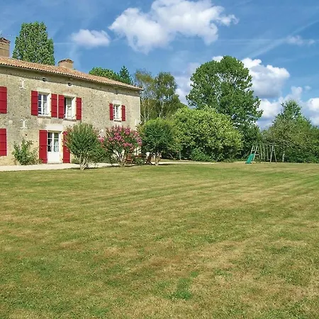 Stunning In St Maixent De Beugne Ferienhaus Saint-Maixent-de-Beugné