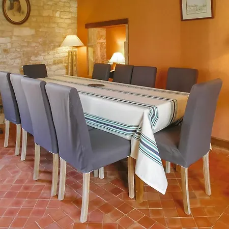 Ferienhaus Stunning In St Maixent De Beugne