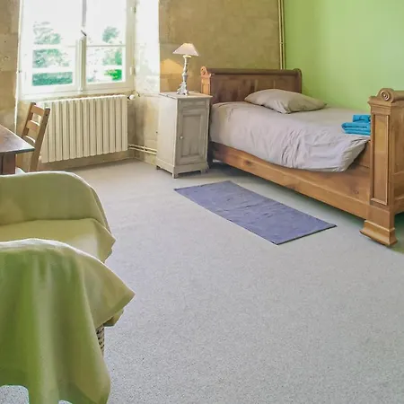 Ferienhaus Stunning In St Maixent De Beugne