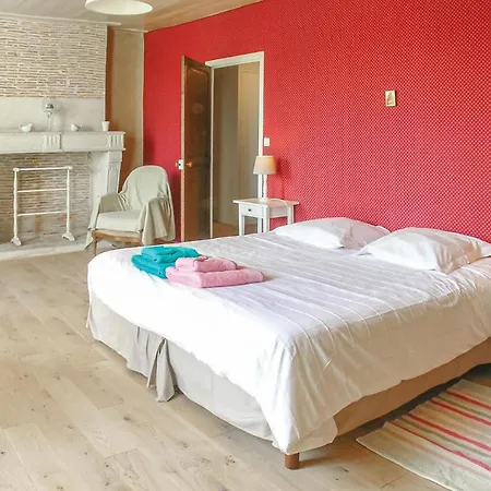 Hébergement de vacances Stunning In St Maixent De Beugne *