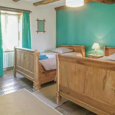 Stunning In St Maixent De Beugne Ferienhaus