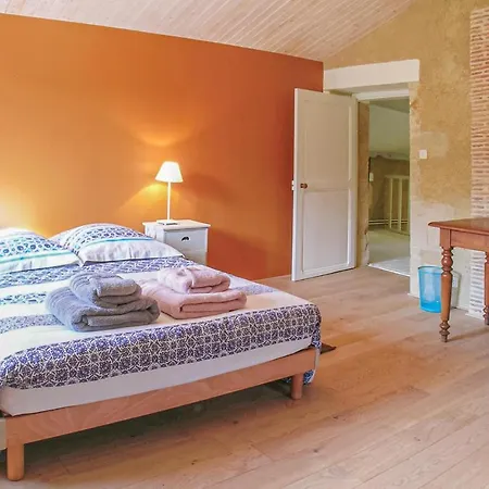 Ferienhaus Stunning In St Maixent De Beugne *