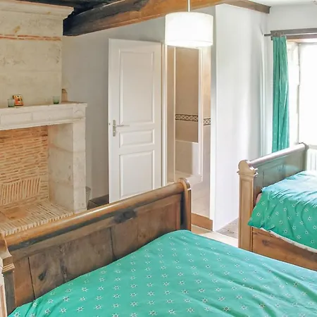 Stunning In St Maixent De Beugne Hébergement de vacances