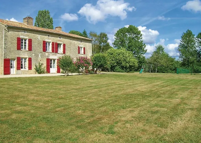 Stunning In St Maixent De Beugne Casa vacanze Saint-Maixent-de-Beugné