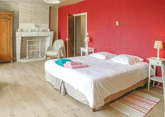 Casa vacanze Stunning In St Maixent De Beugne *