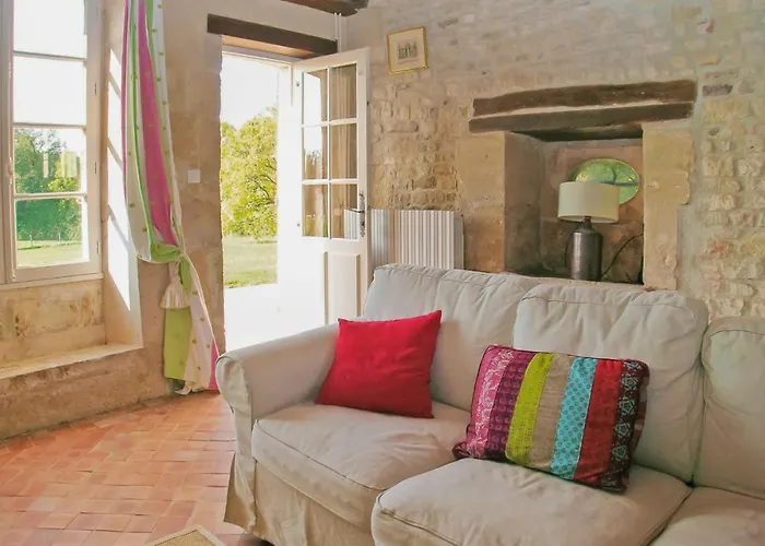 Stunning In St Maixent De Beugne Casa vacanze