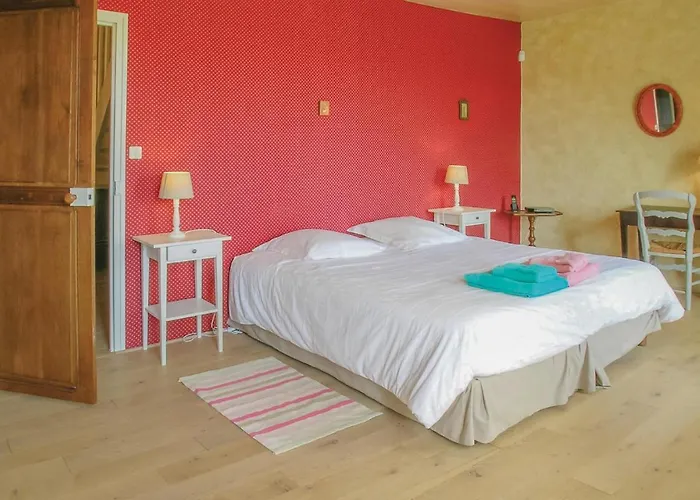 Casa vacanze Stunning In St Maixent De Beugne *